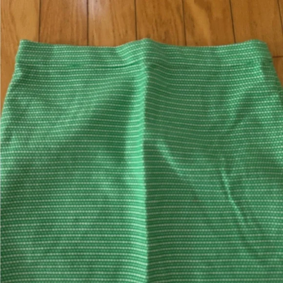 🎉5 items for $15!🎉 NWT j crew green and white polka dot skirt - Picture 3 of 4